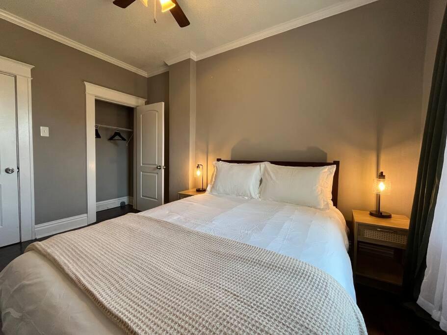 Cozy 2br-1ba Backyard & King Bed Apartamento